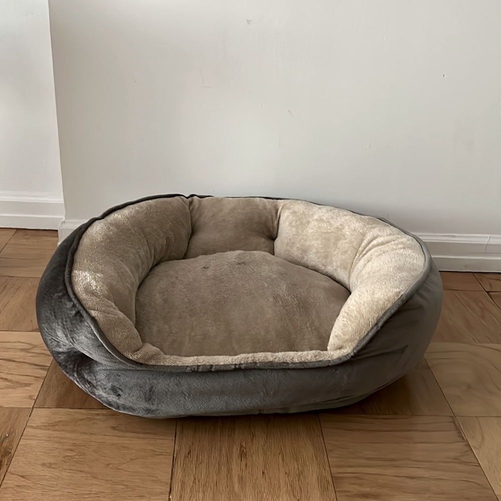 Pet dog/cat bed - used, clean good condition